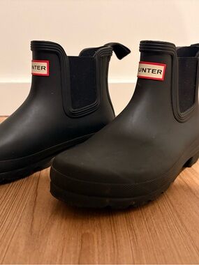 Hunter Women’s Black Chelsea Rain Boots